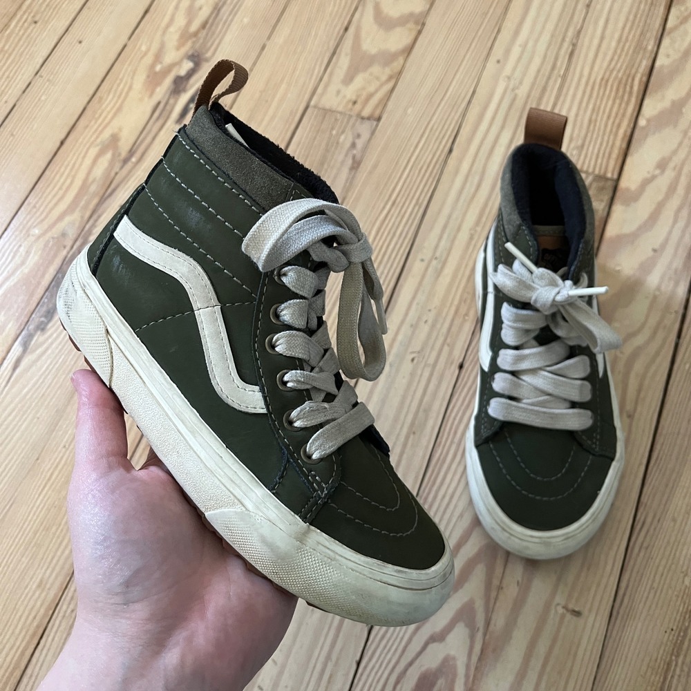 Vans Sk8-Hi MTE Kids Size 1.0 Olive Green High Top Weather Resistant Sneakers
